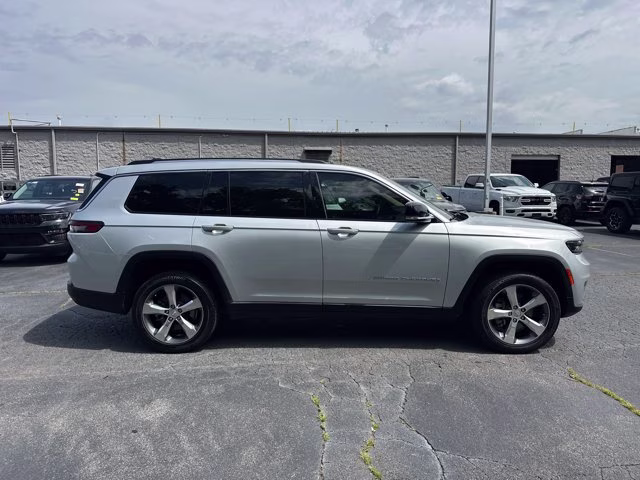 2022 Silver Jeep Grand Cherokee L Limited RWD SUV