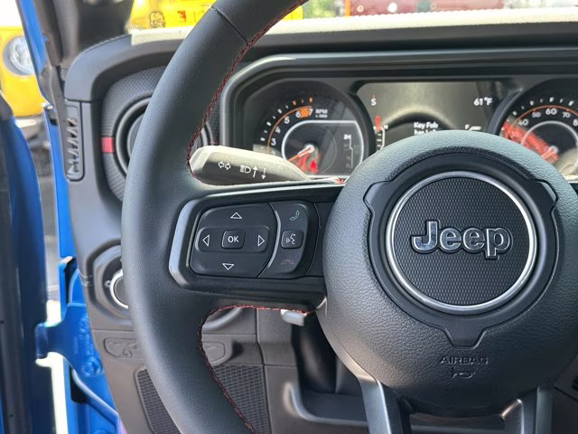 2025 Hydro Blue Pearl Coat Jeep Wrangler Rubicon X 4X4 Convertible