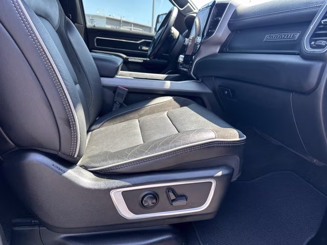 2023 Diamond Black Crystal Pearlcoat Ram 1500 Laramie 4X4 Truck