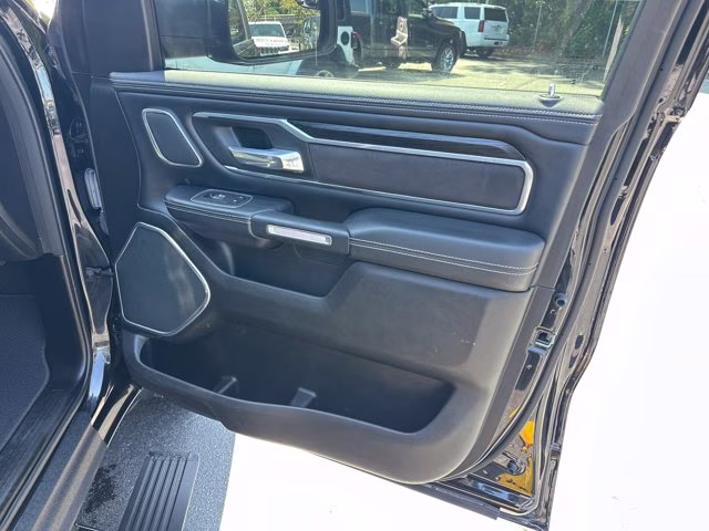 2023 Diamond Black Crystal Pearlcoat Ram 1500 Laramie 4X4 Truck