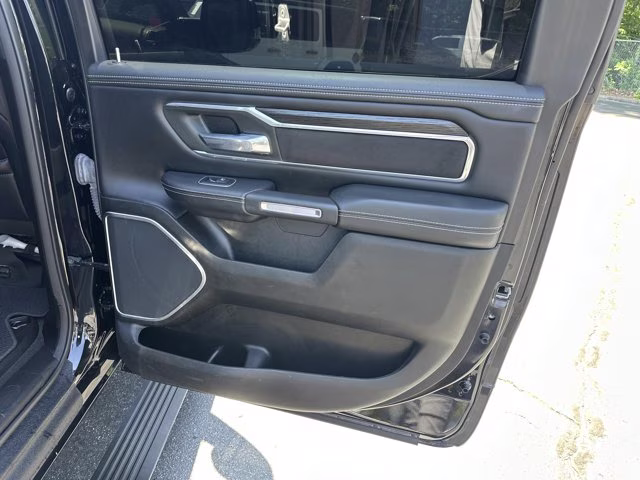2023 Diamond Black Crystal Pearlcoat Ram 1500 Laramie 4X4 Truck
