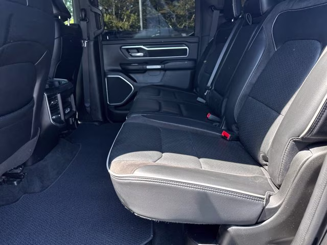 2023 Diamond Black Crystal Pearlcoat Ram 1500 Laramie 4X4 Truck