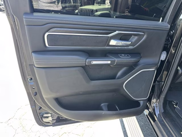 2023 Diamond Black Crystal Pearlcoat Ram 1500 Laramie 4X4 Truck