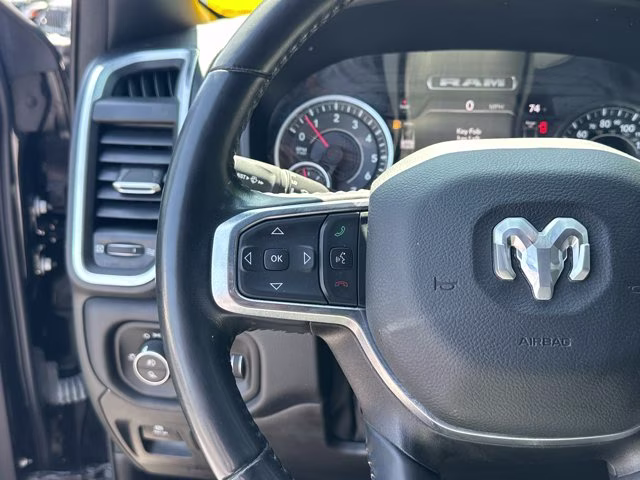 2023 Diamond Black Crystal Pearlcoat Ram 1500 Laramie 4X4 Truck