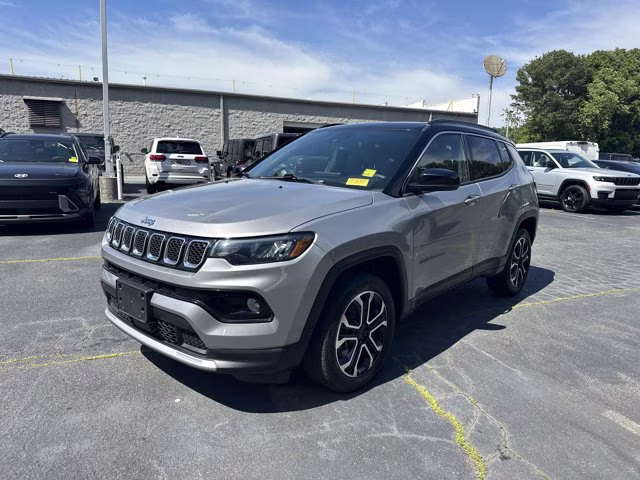 2023 Billet Silver Metallic Clearcoat Jeep Compass Limited 4X4 SUV