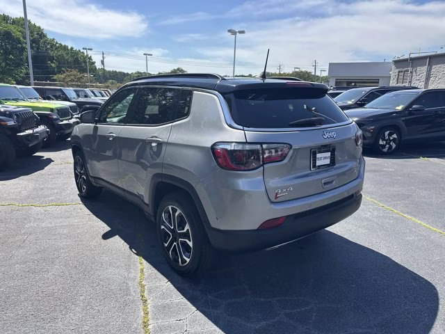 2023 Billet Silver Metallic Clearcoat Jeep Compass Limited 4X4 SUV