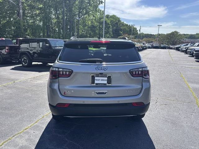2023 Billet Silver Metallic Clearcoat Jeep Compass Limited 4X4 SUV