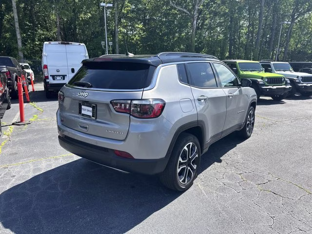 2023 Billet Silver Metallic Clearcoat Jeep Compass Limited 4X4 SUV