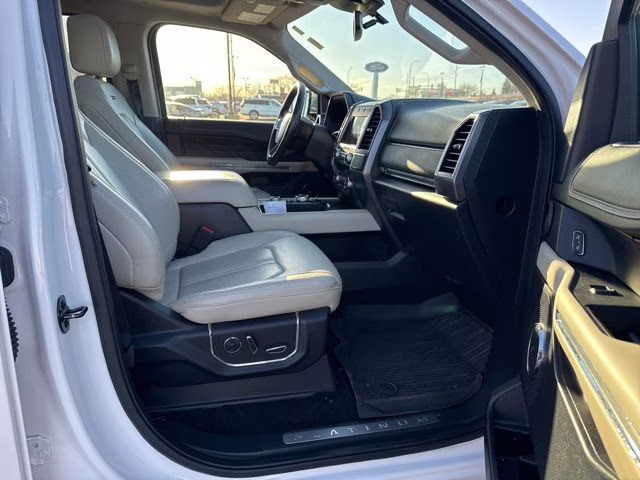 2019 White Platinum Metallic Tri-Coat Ford Expedition Platinum 4X4 SUV
