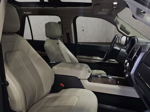2019 White Platinum Metallic Tri-Coat Ford Expedition Platinum 4X4 SUV
