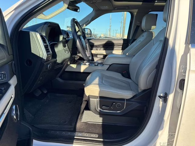 2019 White Platinum Metallic Tri-Coat Ford Expedition Platinum 4X4 SUV