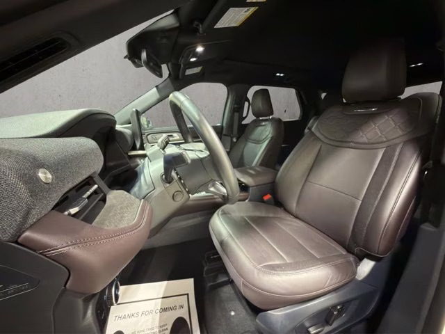 2025 Star White Metallic TC Ford Explorer Platinum 4X4 SUV