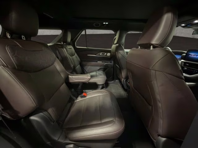 2025 Star White Metallic TC Ford Explorer Platinum 4X4 SUV