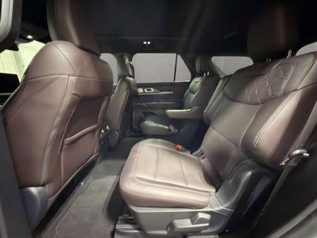 2025 Star White Metallic TC Ford Explorer Platinum 4X4 SUV