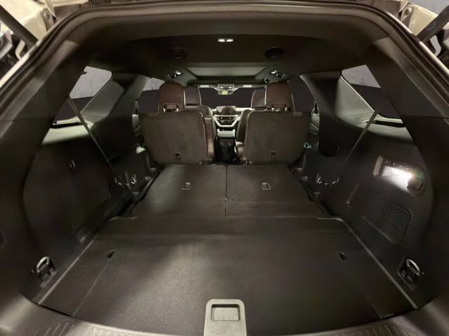 2025 Star White Metallic TC Ford Explorer Platinum 4X4 SUV