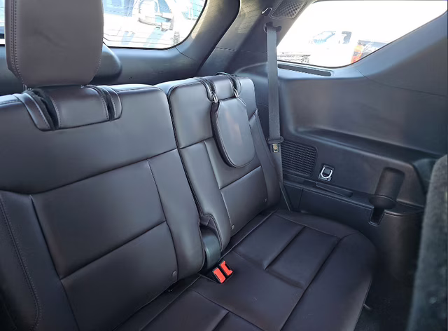 2025 White Metallic Ford Explorer Platinum 4X4 SUV