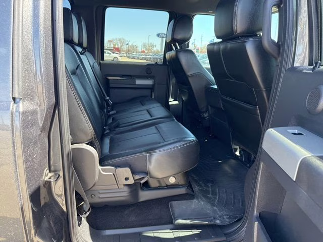 2016 Magnetic Metallic Ford Super Duty F-250 SRW Lariat 4X4 Truck