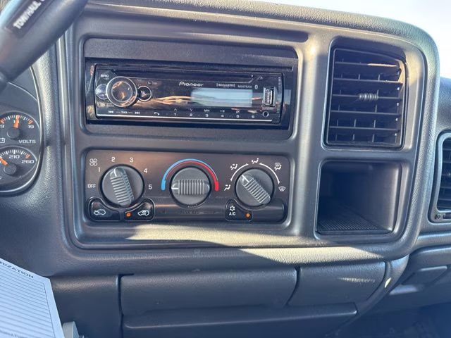 2001 Light Pewter Metallic Chevrolet Silverado 2500HD LS 4X4 Truck