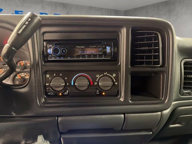 2001 Light Pewter Metallic Chevrolet Silverado 2500HD LS 4X4 Truck