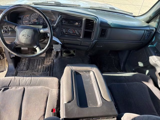 2001 Light Pewter Metallic Chevrolet Silverado 2500HD LS 4X4 Truck
