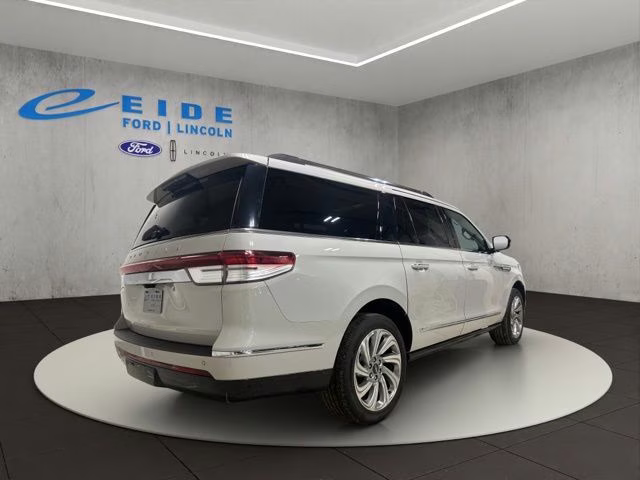 2024 Ceramic Pearl Metallic Tri-Coat Lincoln Navigator L Reserve 4X4 SUV