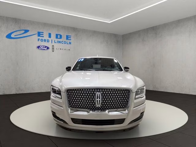 2024 Ceramic Pearl Metallic Tri-Coat Lincoln Navigator L Reserve 4X4 SUV