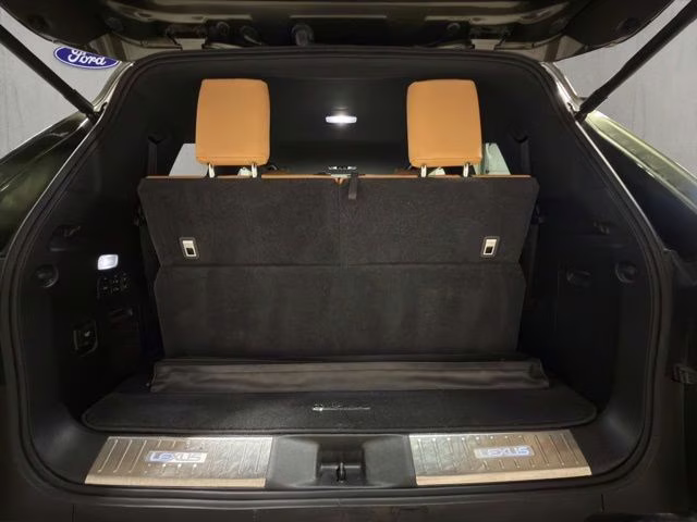 2023 Nori Green Pearl Lexus LX 600 Luxury 4X4 SUV