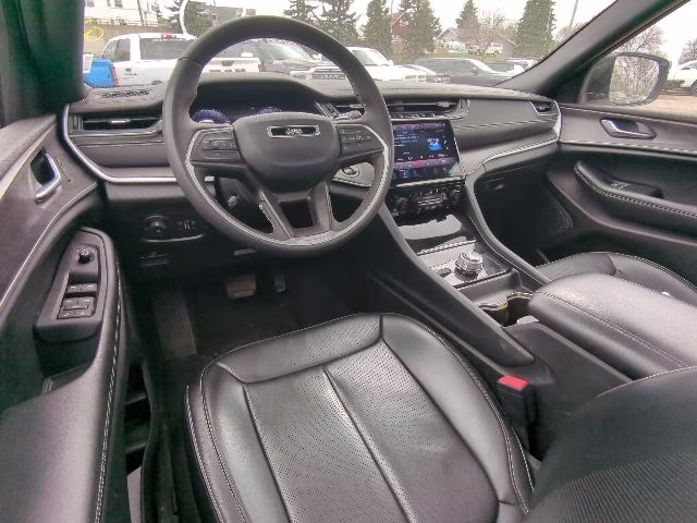 2024 Diamond Black Crystal Pearlcoat Jeep Grand Cherokee Limited 4X4 SUV