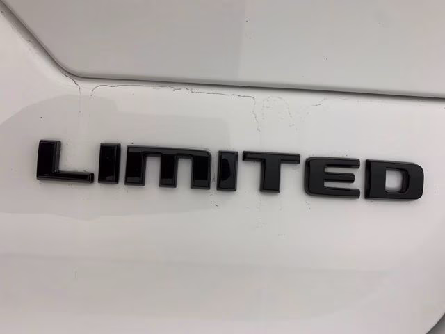 2024 Bright White Clearcoat Jeep Grand Cherokee Limited 4X4 SUV