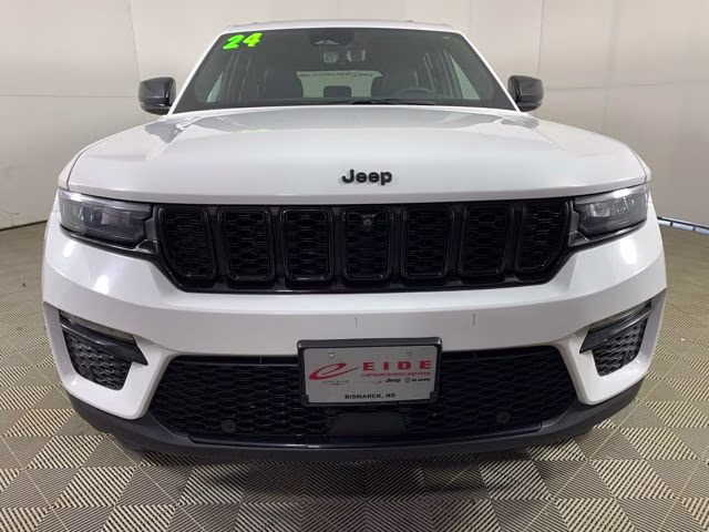 2024 Bright White Clearcoat Jeep Grand Cherokee Limited 4X4 SUV