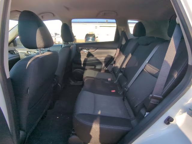 2019 Pearl White Tricoat Nissan Rogue SV AWD SUV