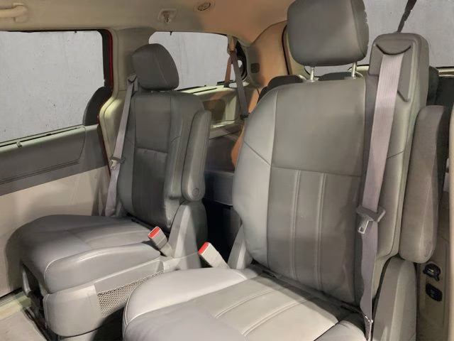 2008 Inferno Red Crystal Pearlcoat/Black Vinyl Top Chrysler Town & Country Touring FWD Van