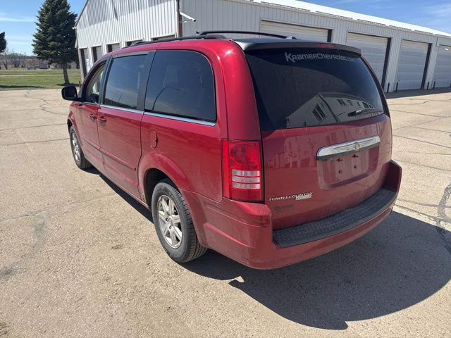 2008 Inferno Red Crystal Pearlcoat/Black Vinyl Top Chrysler Town & Country Touring FWD Van