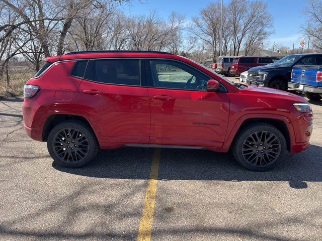 2022 Redline Pearlcoat Jeep Compass 4X4 SUV