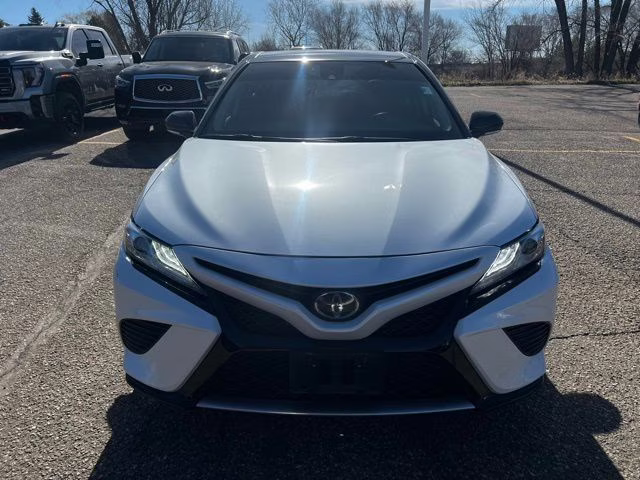 2019 Wind Chill Pearl Toyota Camry XSE FWD Sedan