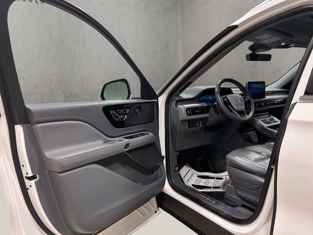 2021 Pristine White Lincoln Aviator Reserve AWD SUV