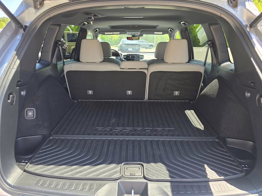 2023 Lunar Silver Metallic Honda Passport EX-L AWD SUV