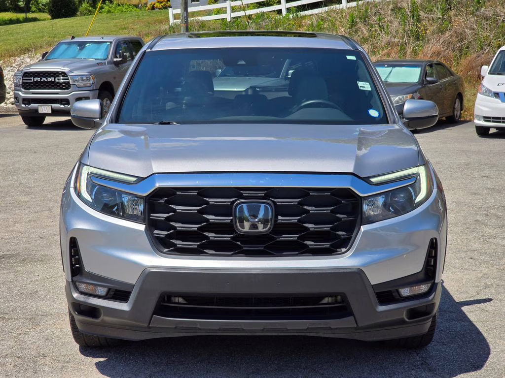 2023 Lunar Silver Metallic Honda Passport EX-L AWD SUV