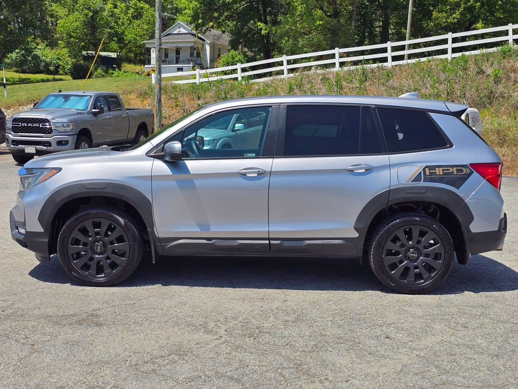 2023 Lunar Silver Metallic Honda Passport EX-L AWD SUV