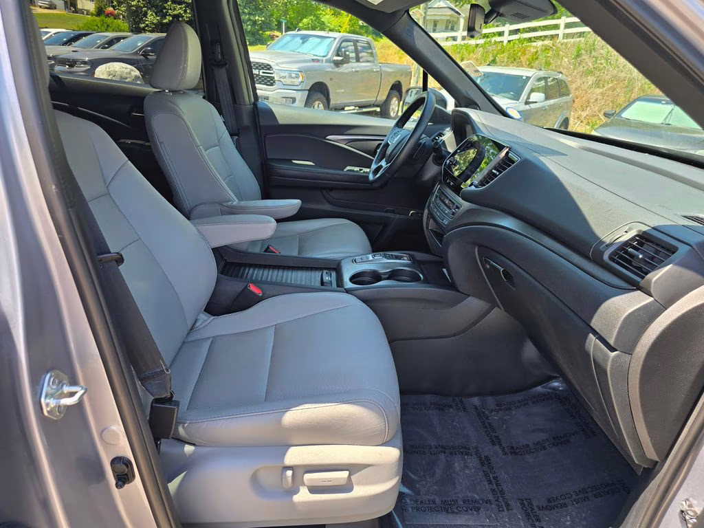 2023 Lunar Silver Metallic Honda Passport EX-L AWD SUV