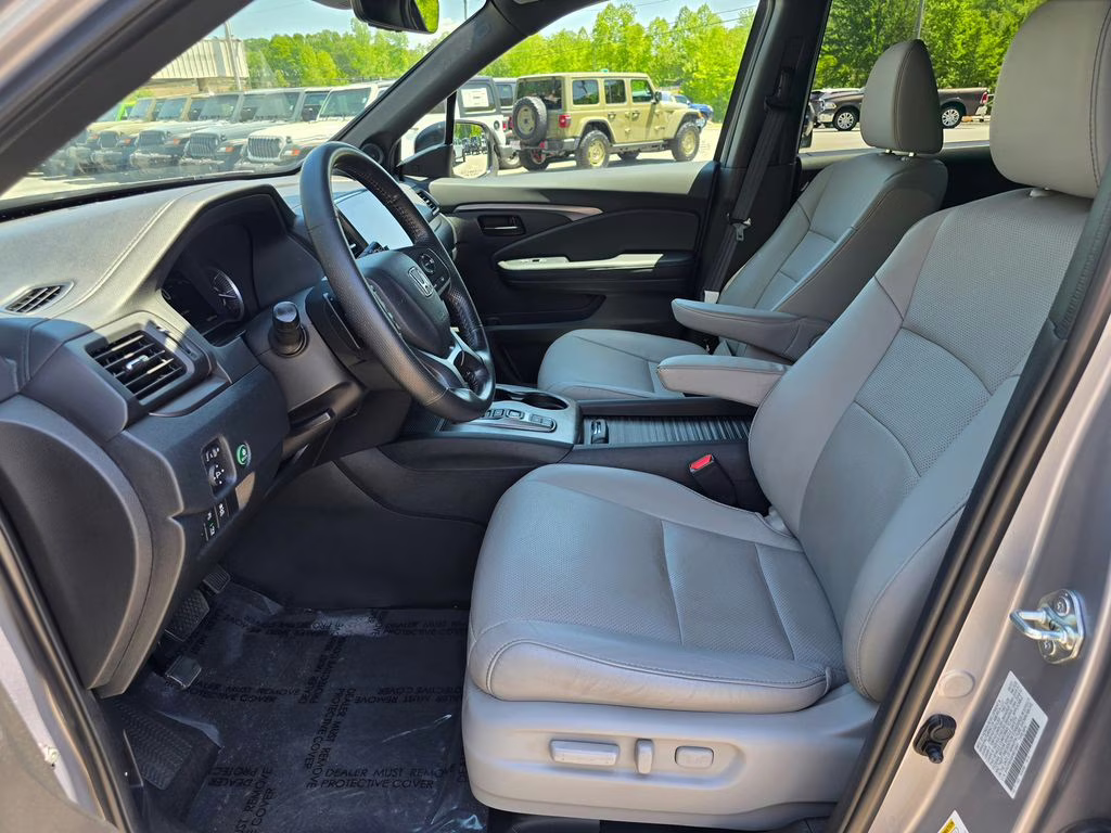 2023 Lunar Silver Metallic Honda Passport EX-L AWD SUV