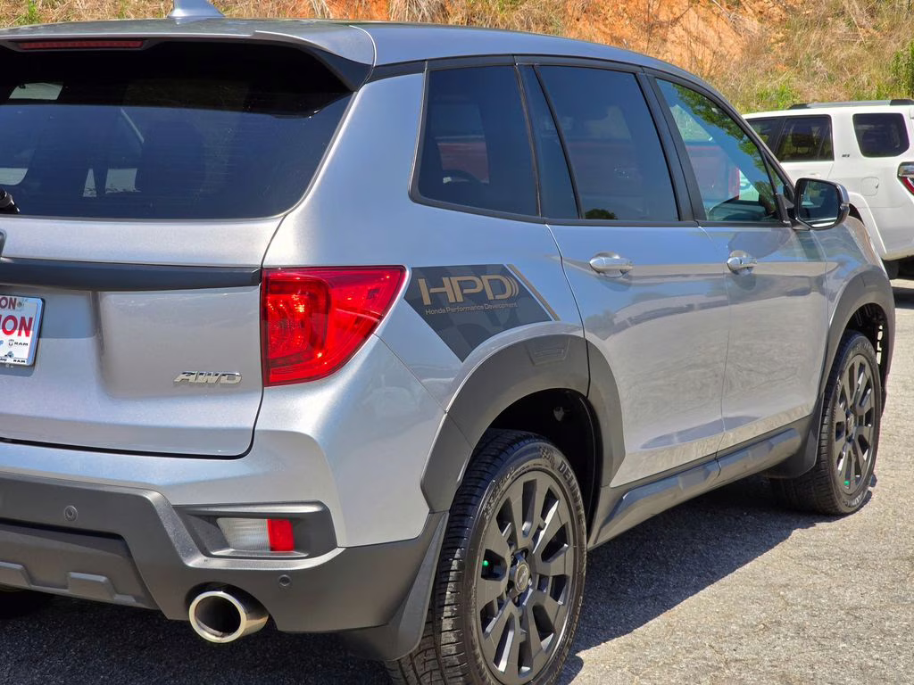 2023 Lunar Silver Metallic Honda Passport EX-L AWD SUV