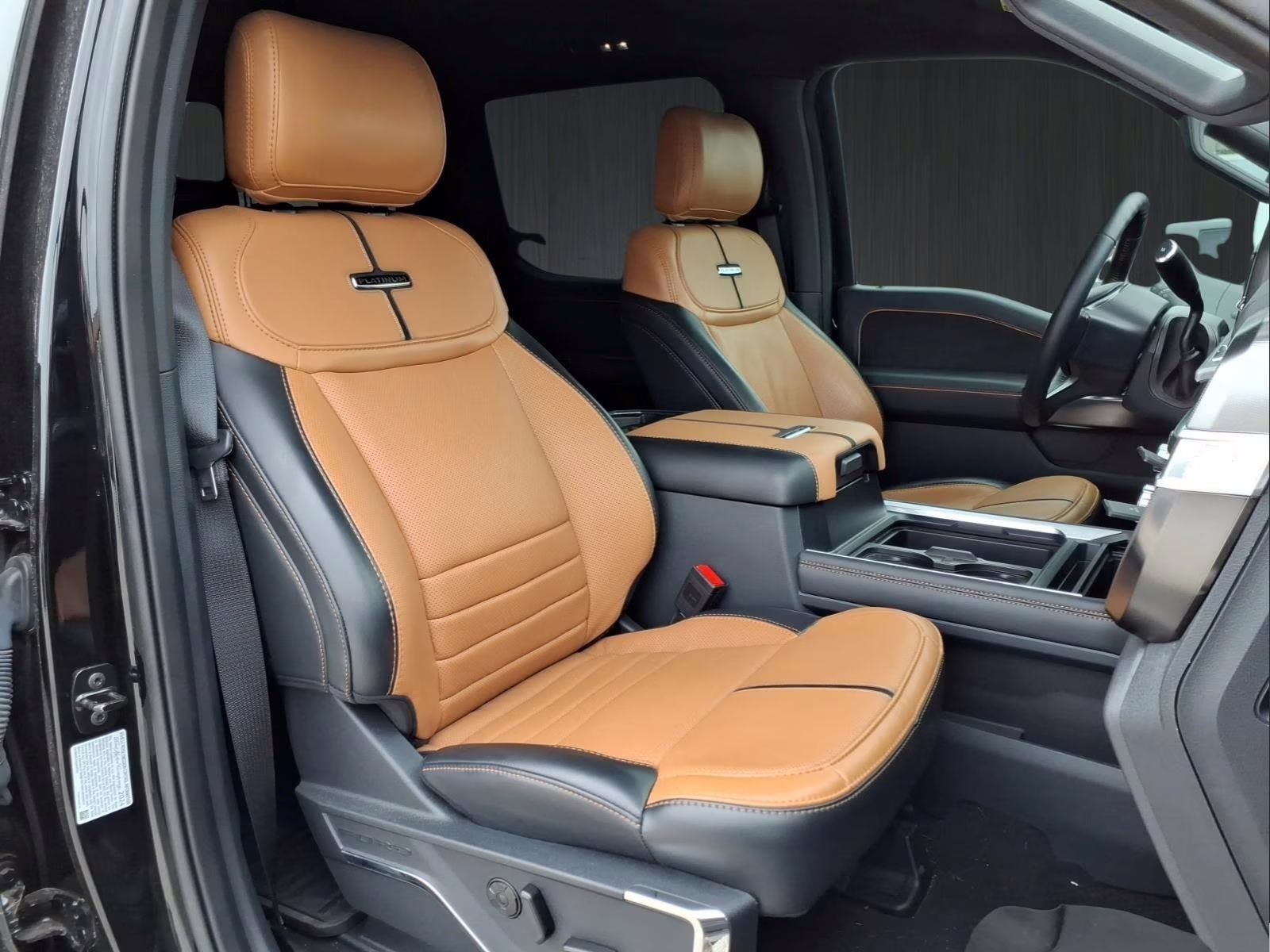 2024 Black Metallic Ford Super Duty F-350 SRW Platinum 4X4 Truck