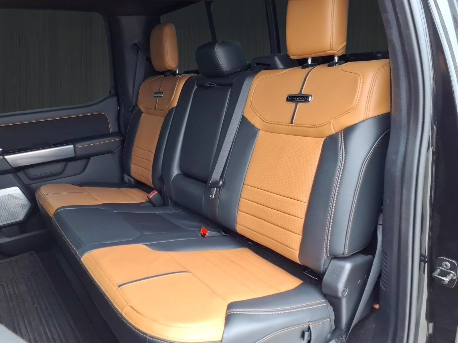 2024 Black Metallic Ford Super Duty F-350 SRW Platinum 4X4 Truck