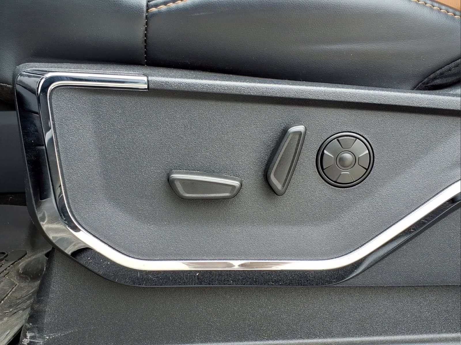 2024 Black Metallic Ford Super Duty F-350 SRW Platinum 4X4 Truck