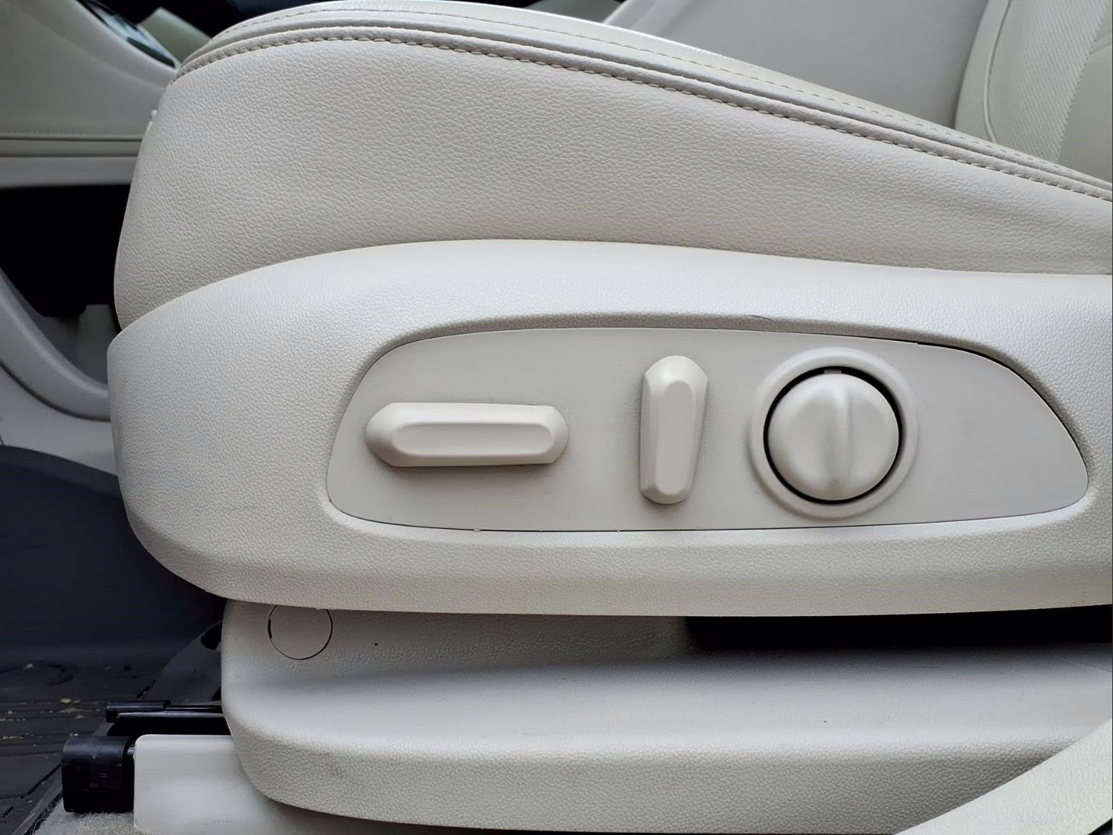 2020 Quartz GMC Acadia Denali FWD SUV