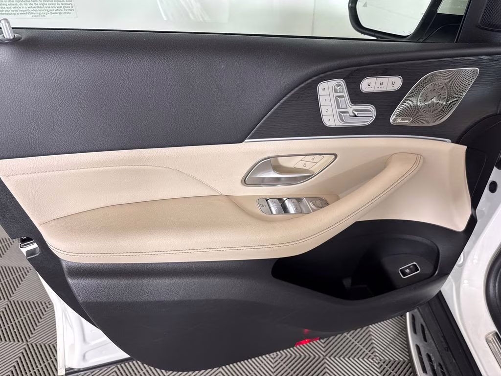 2024 MANUFAKTUR Diamond White Metallic Mercedes-Benz GLS GLS 450 AWD SUV