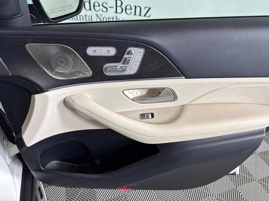 2024 MANUFAKTUR Diamond White Metallic Mercedes-Benz GLS GLS 450 AWD SUV