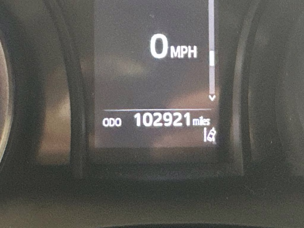 2021 Super White Toyota Camry SE FWD Sedan