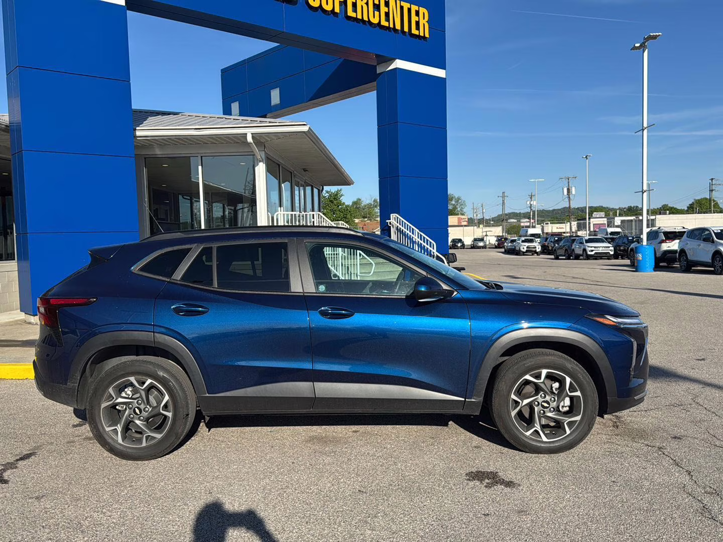 2024 Blue Glow Metallic Chevrolet Trax LT FWD SUV